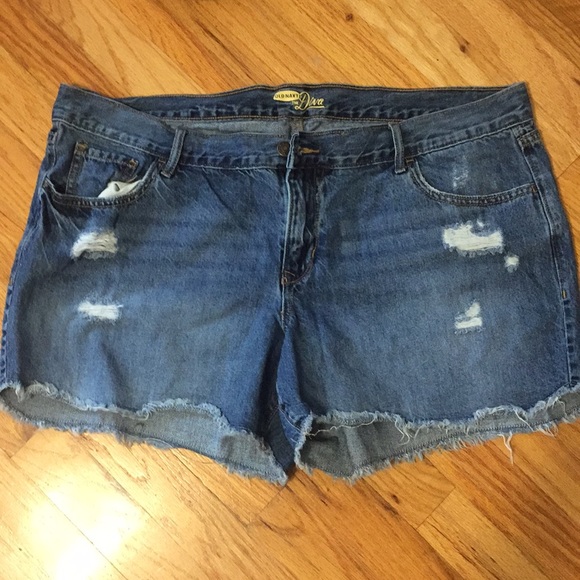 Jean Shorts with tears - Picture 1 of 5